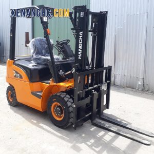 Xe nâng dầu 1.5 tấn Hangcha