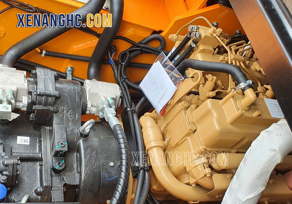 Động cơ trên xe nâng dầu 12 tấn Hangcha