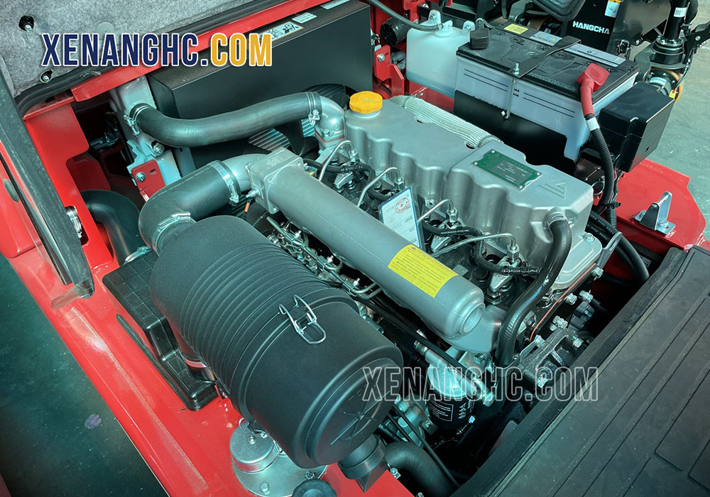 Động cơ trên xe nâng dầu 2 tấn dòng A Hangcha