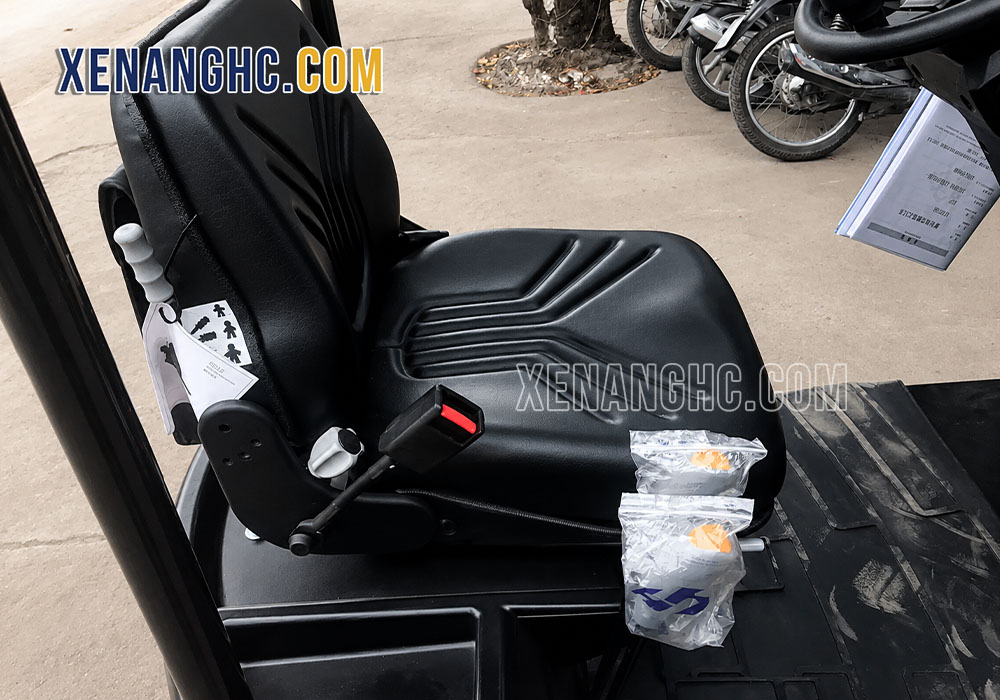 Ghế xe nâng điện 3 bánh 0.8 tấn Hangcha CPDS08