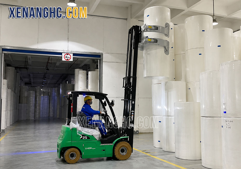 Ứng dụng của bộ công tác kẹp tròn cho xe nâng