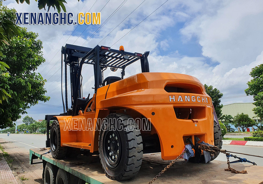 Vận chuyển xe nâng dầu 12 tấn Hangcha đến tay khách hàng