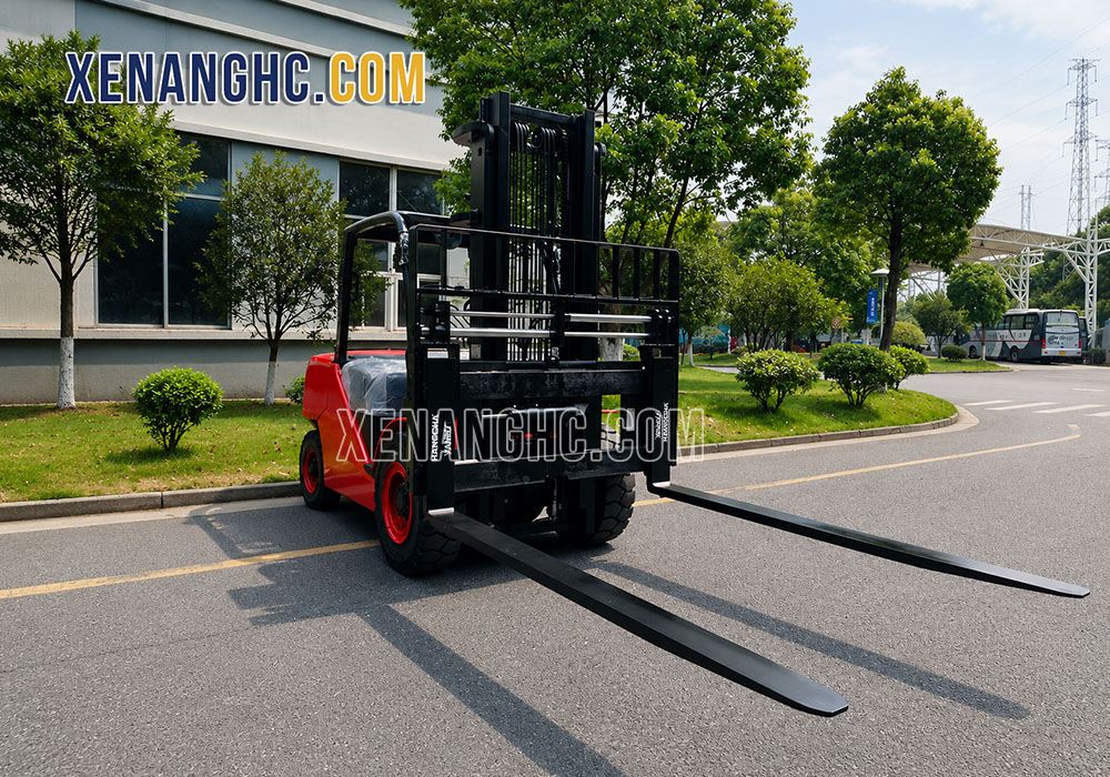 Xe nâng Hangcha gắn bộ công tác dịch càng có nhiều ưu điểm