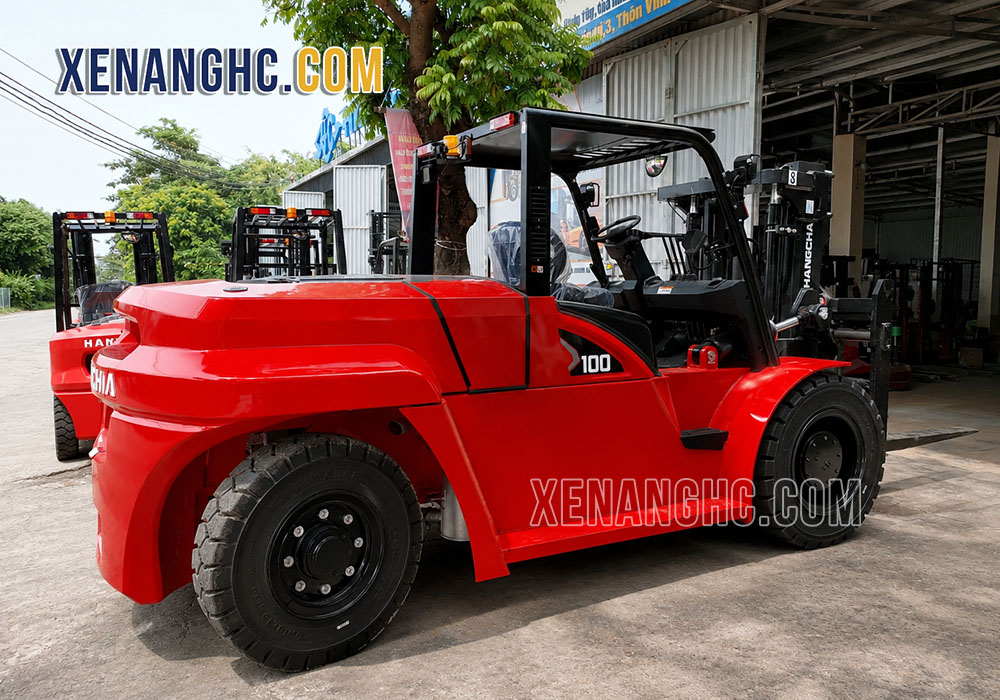 Xe nâng dầu 10 tấn Hangcha chui container CPCD100
