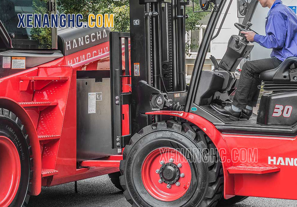 Xe nâng điện 16 tấn CPCD160 AD2 thay pin dễ dàng