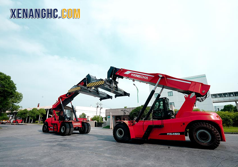 Xe nâng gắp container 45 tấn Hangcha (Reachstacker)
