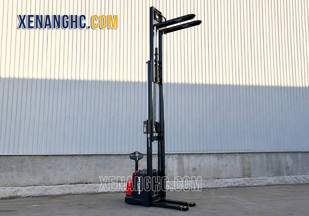 Xe nâng tay điện cao 1.4 tấn là thiết bị nhà kho có nhiều ưu điểm