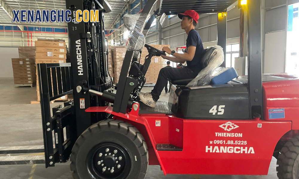 Xe nâng dầu 4.5 tấn dòng A Hangcha