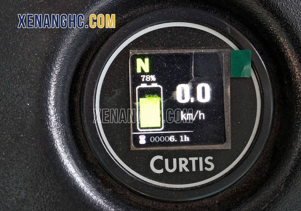 Dễ dàng theo dõi lượng pin còn lại trên xe nâng điện 2 tấn pin lithium chính hãng Hangcha