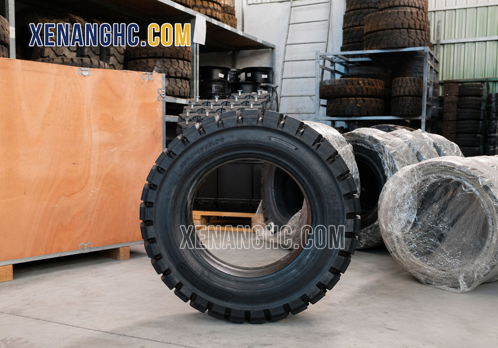 Kho lốp xe nâng đa dạng của Thiên Sơn