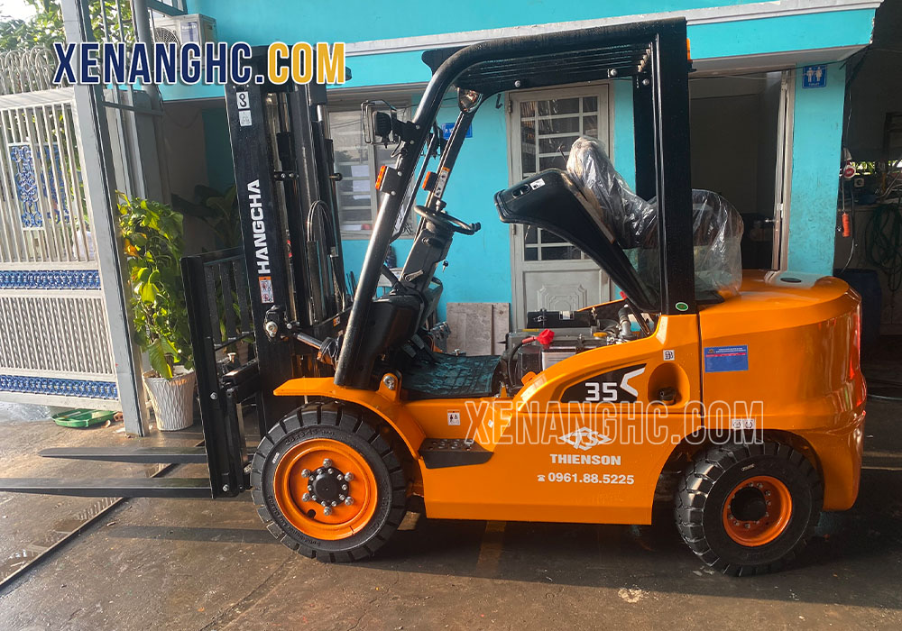 Những rủi ro tiềm ẩn khi sử dụng dịch vụ xe nâng cho thuê
