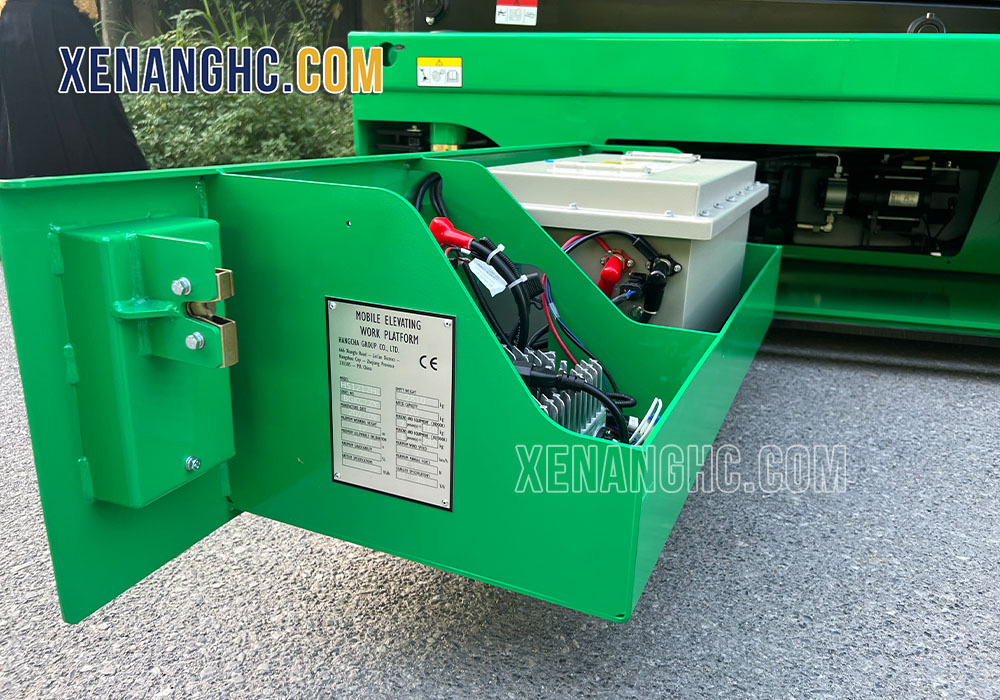 Pin có thể kéo ra trên xe nâng người dạng cắt kéo Hangcha