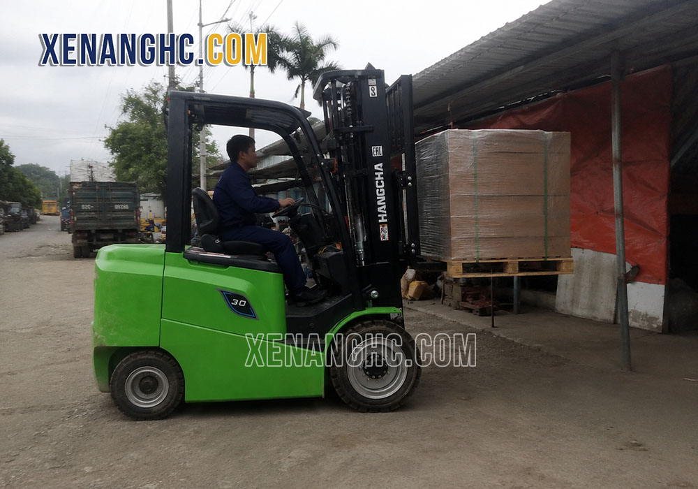 Ứng dụng thực tế của xe nâng điện 3 tấn 4 bánh dòng AE Hangcha