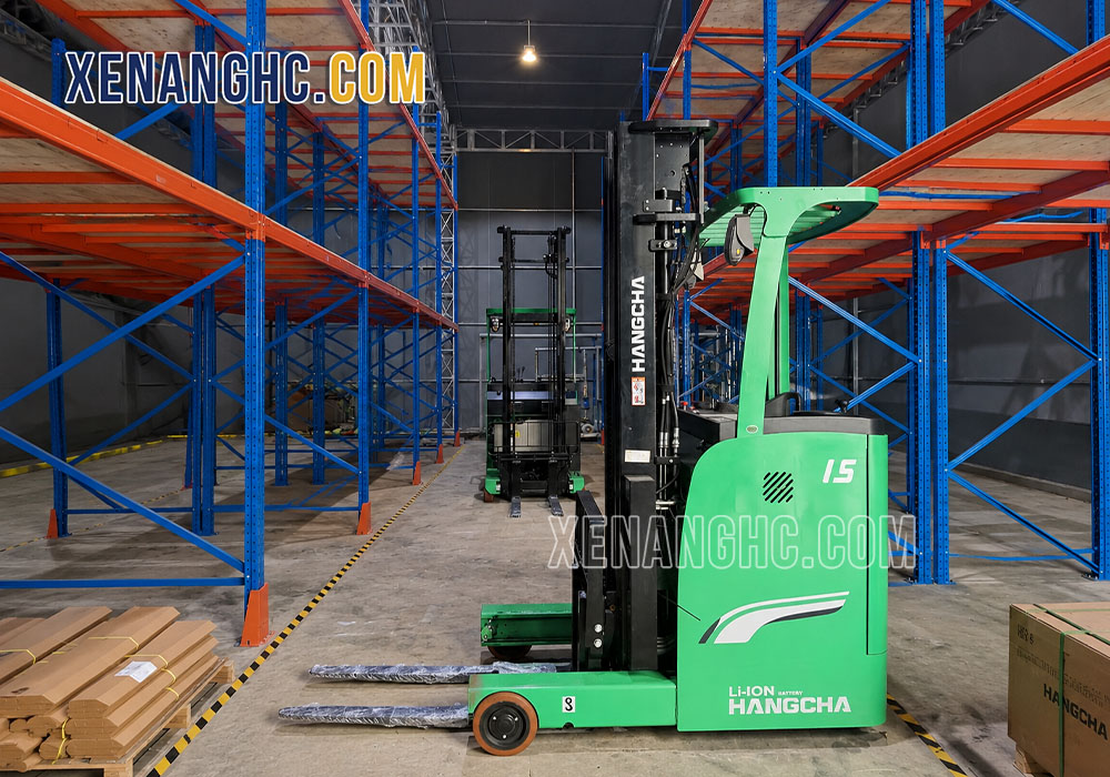 Xe nâng Reach Truck đứng lái 1.5 tấn Hangcha CQD15
