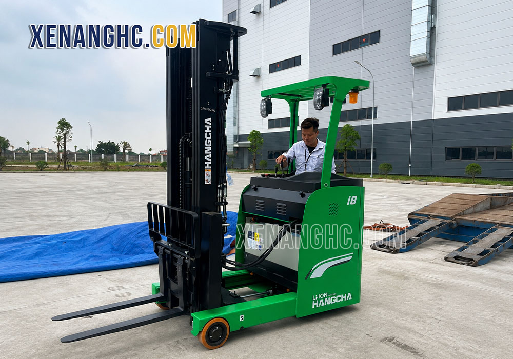 Xe nâng Reach Truck đứng lái 1.8 tấn Hangcha CQD18