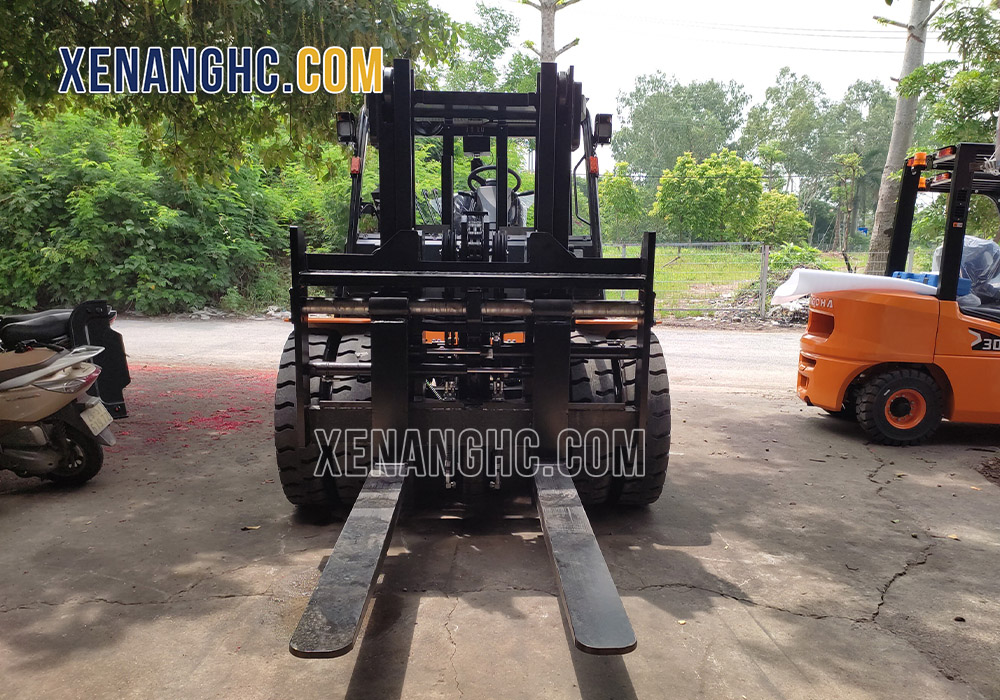Xe nâng chui container Hangcha chuyên dụng