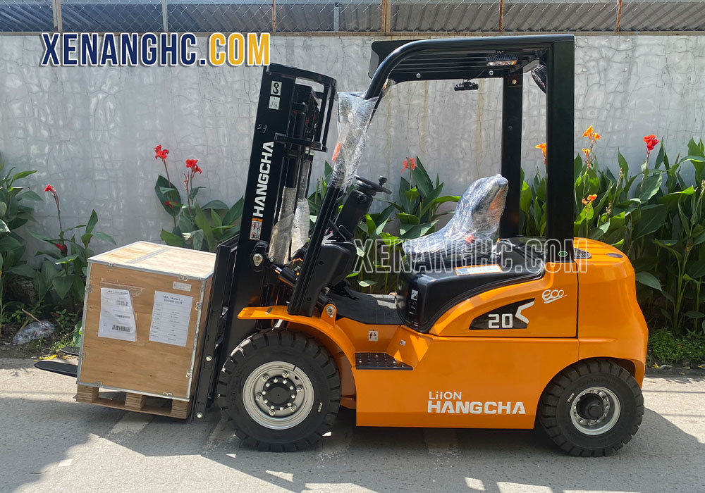 Xe nâng điện 2 tấn dòng XE Hangcha phù hợp làm việc trong nhiều môi trường