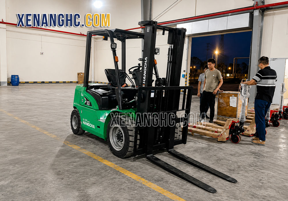 Xe nâng điện 3 tấn XE Series Hangcha màu xanh