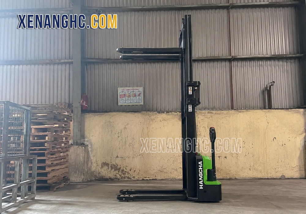 Xe nâng tay điện cao 1.2 tấn Hangcha giúp tối ưu không gian