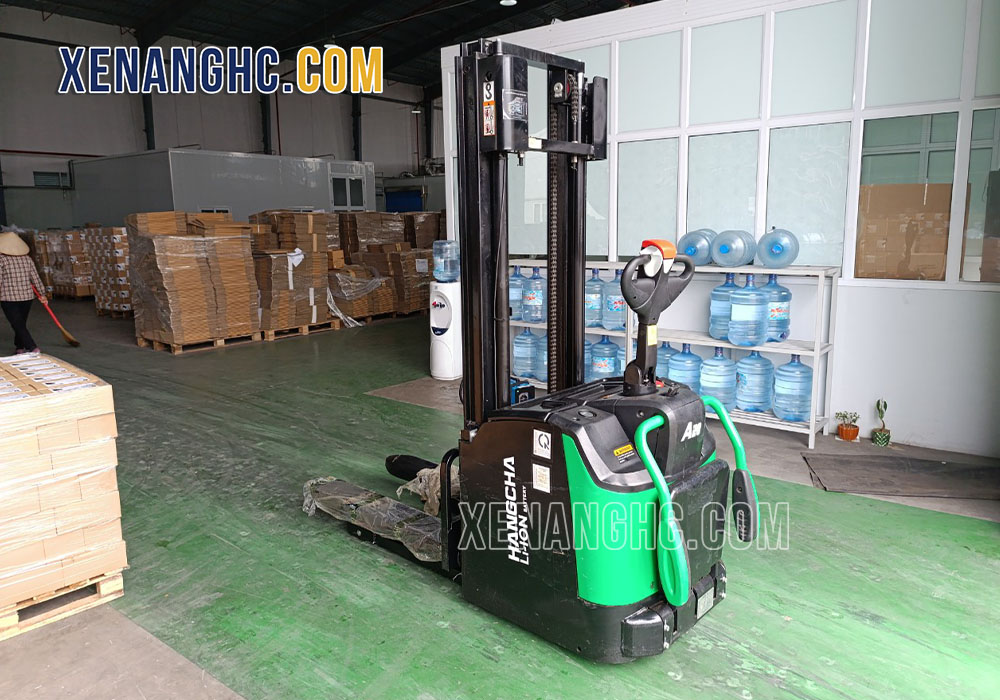 Xe nâng tay điện cao 2 tấn pin Lithium Hangcha