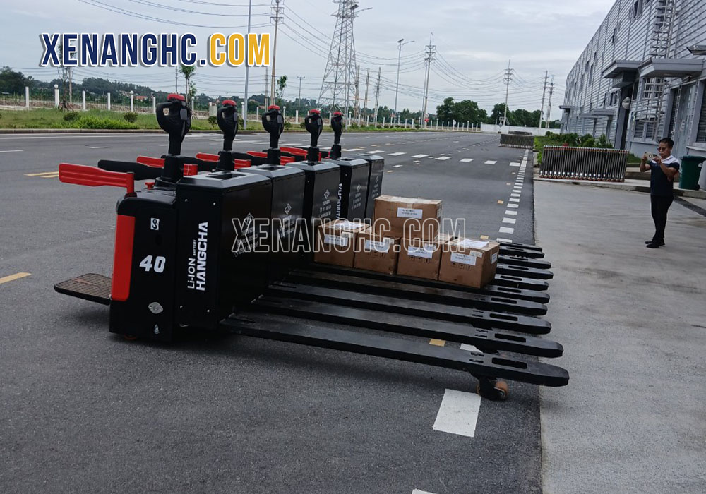 Xe nâng tay điện thấp 4 tấn Hangcha càng dài