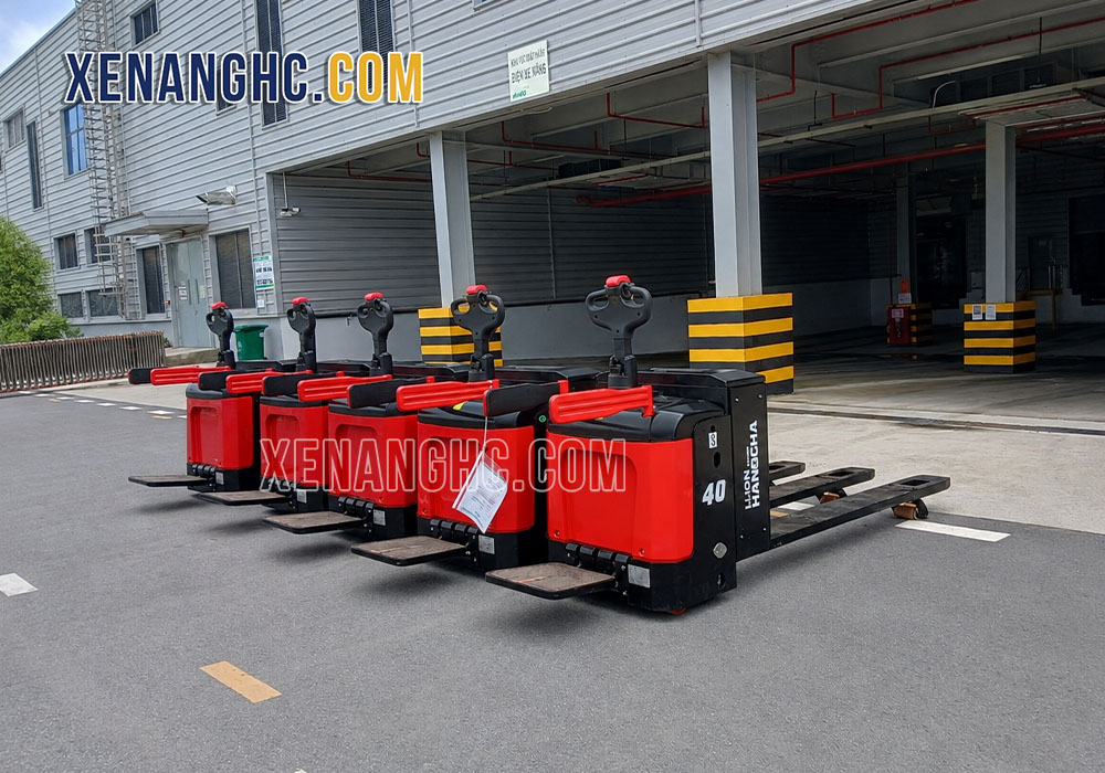 Xe nâng tay điện thấp 4 tấn Hangcha giao đến tay khách hàng