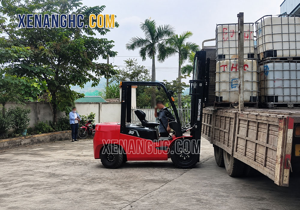 Xe nâng dầu 3 tấn số sàn dòng A2 Hangcha có nhiều cải tiến đáng giá